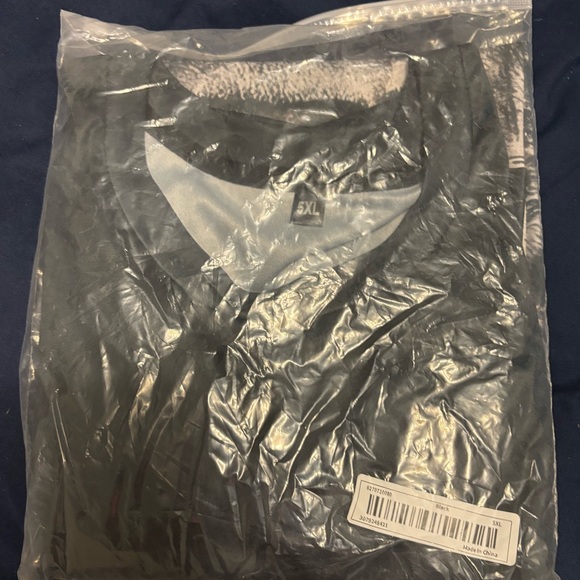 Men’s Shirt - Picture 3 of 3